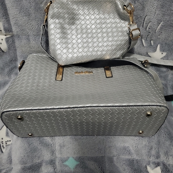 Purse - Picture 2 of 3